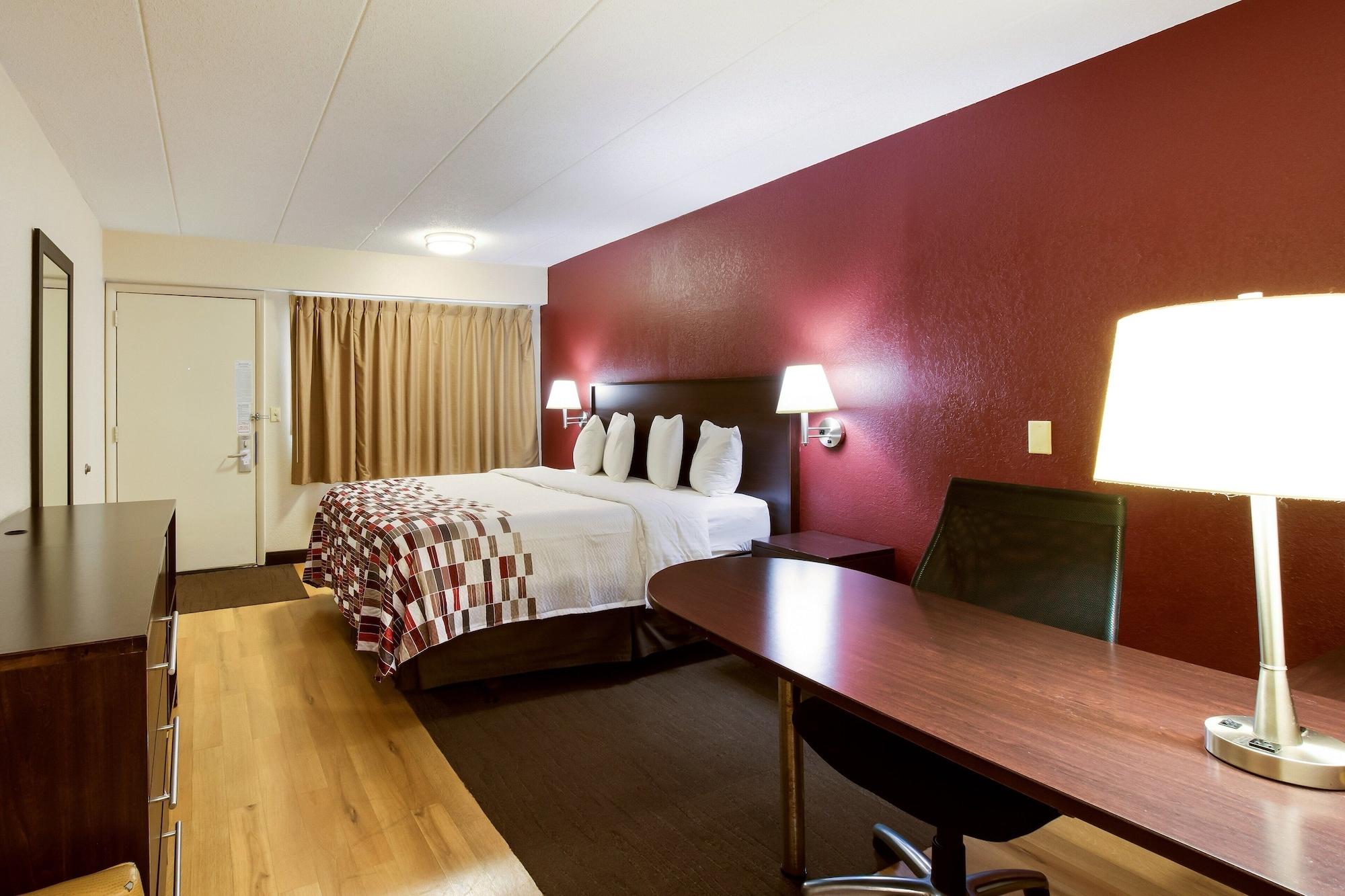 Red Roof Grand Rapids Airport Motel 2*